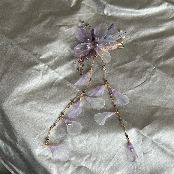 Light lilac hand made brooch/hair clip - Picture 2 of 6